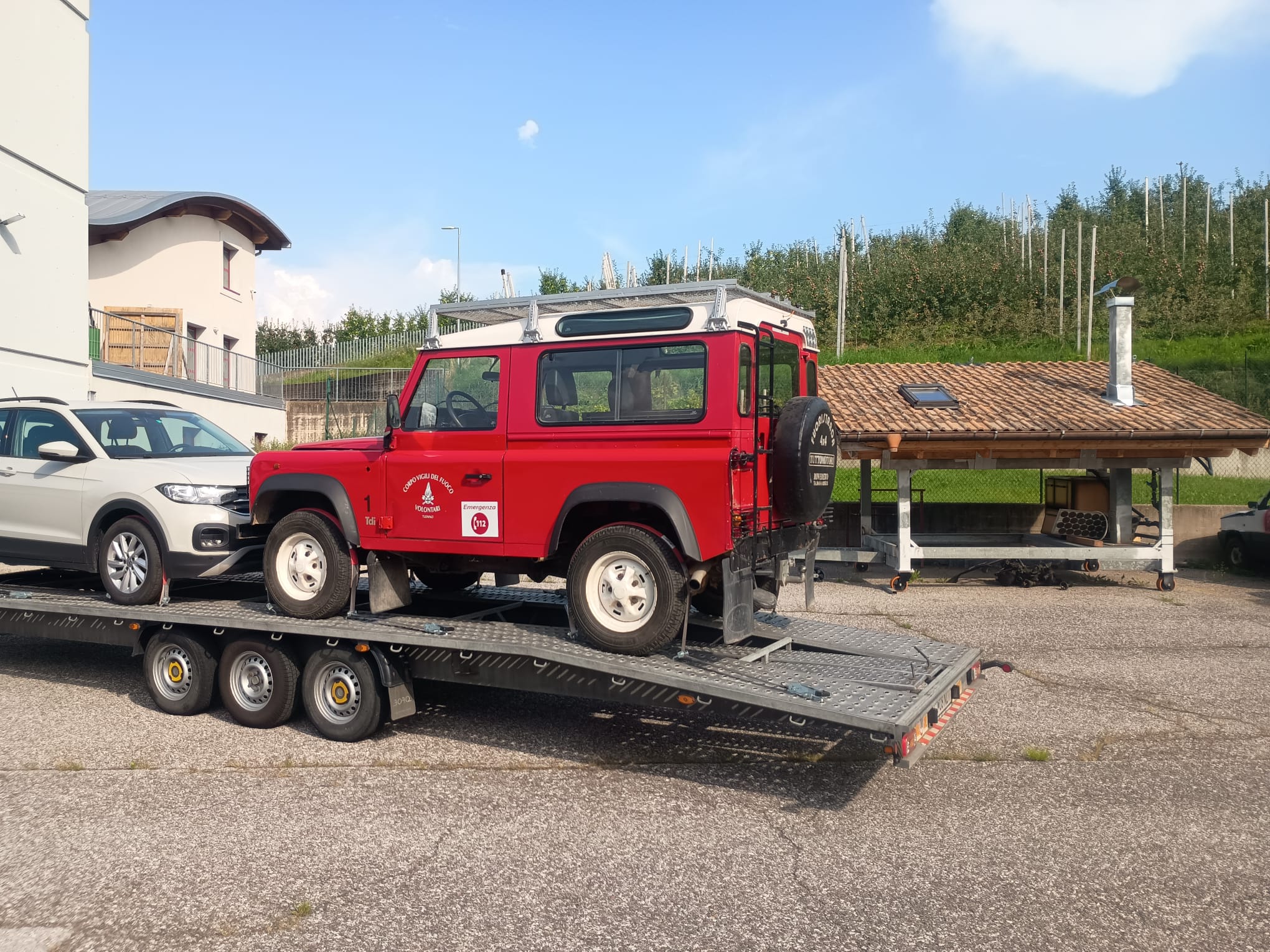 Defender 90 arriving on trailer from Italy